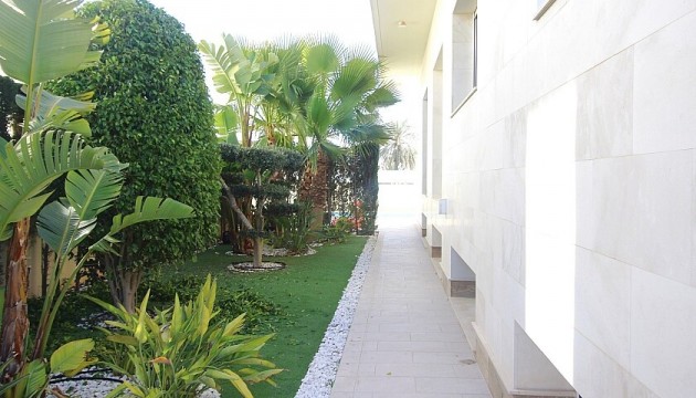 Herverkoop - Detached Villa - Orihuela Costa - La Zenia