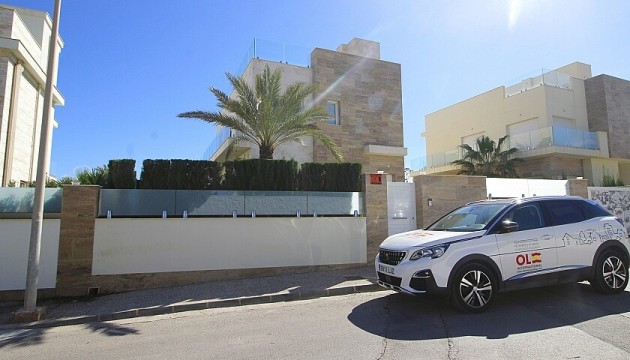 Wiederverkauf - Detached Villa - Orihuela Costa - La Zenia