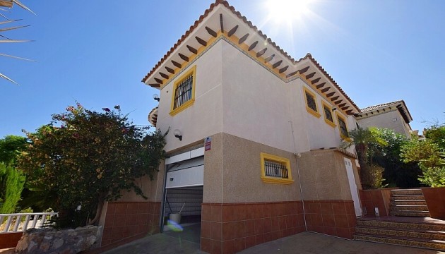 Перепродажа - отдельная вилла - Orihuela Costa - Villamartín