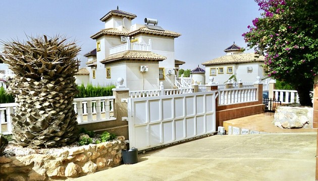 Herverkoop - Detached Villa - Orihuela Costa - Villamartín