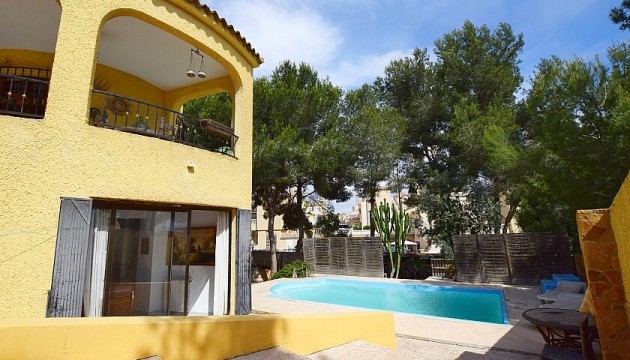 Перепродажа - отдельная вилла - Orihuela Costa - Villamartín