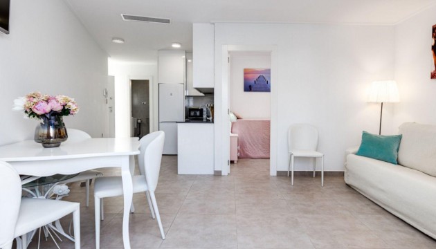 Resale - Apartment - Torrevieja - avenida de las Buganvillas