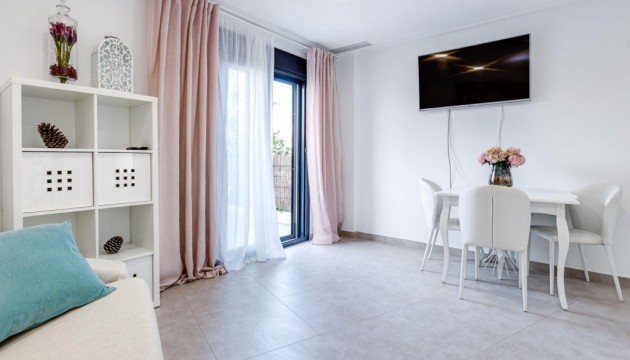 Resale - Apartment - Torrevieja - avenida de las Buganvillas