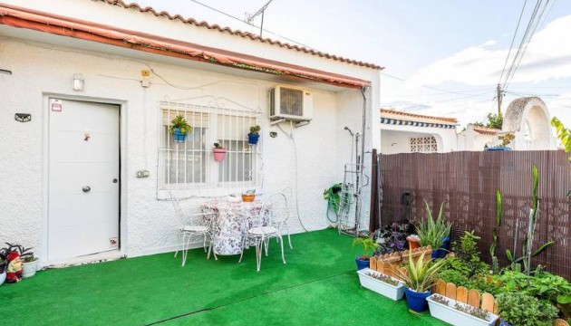 Begagnad - Bungalow - Torrevieja - La Siesta - El Salado -  Torreta