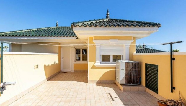 Перепродажа - отдельная вилла - Torrevieja - Torreta Florida