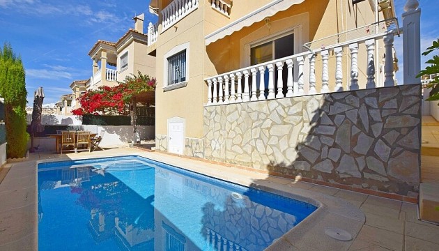 Перепродажа - отдельная вилла - Orihuela Costa - Villamartín