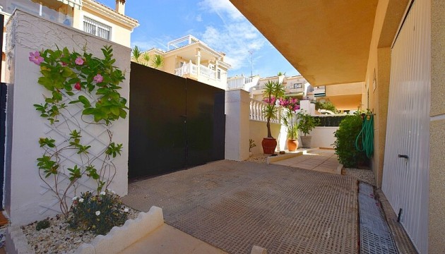 Перепродажа - отдельная вилла - Orihuela Costa - Villamartín