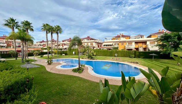 Перепродажа - Квартира - Orihuela Costa - La Zenia