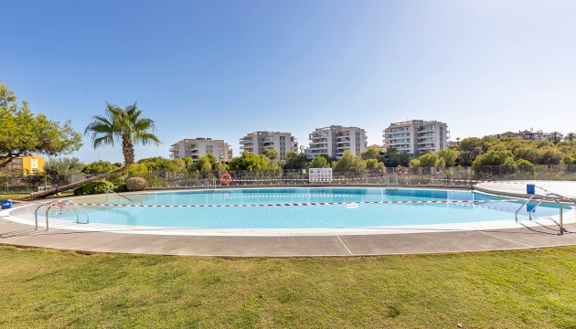 Перепродажа - Квартира - Orihuela Costa - Villamartín