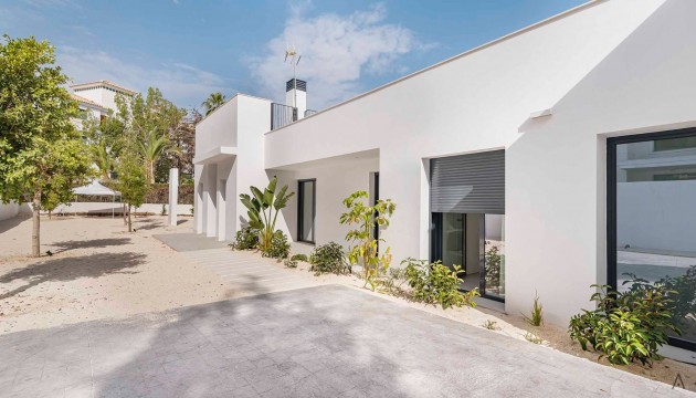 Nueva construcción  - Chalet Independiente - Orihuela Costa - Villamartin*