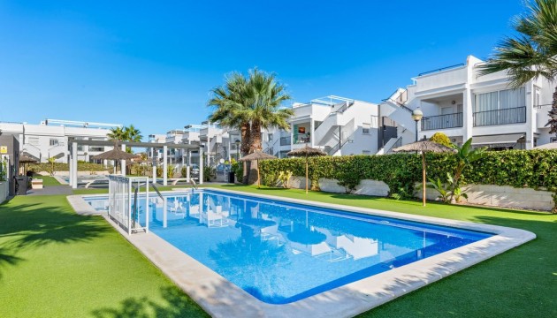 Resale - Bungalow - Torrevieja