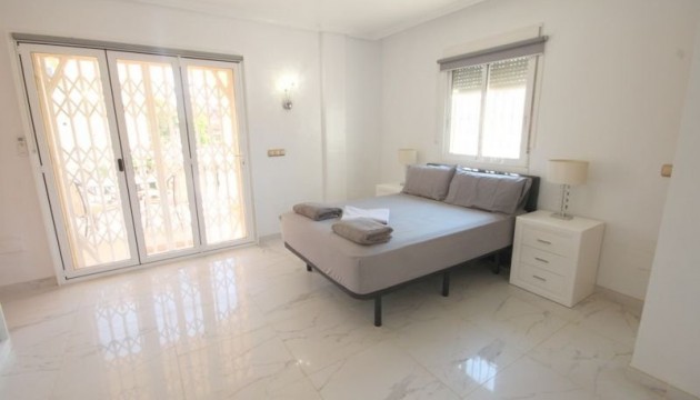 Herverkoop - Detached Villa - Orihuela Costa - La Zenia