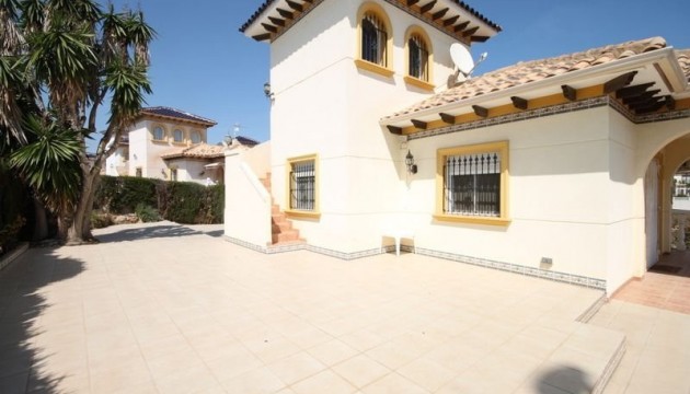 Herverkoop - Detached Villa - Orihuela Costa - La Zenia