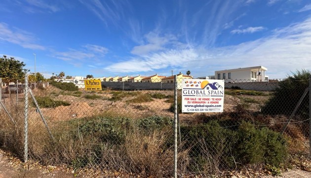 Resale - Plot / Land - La Marina - San Fulgencio