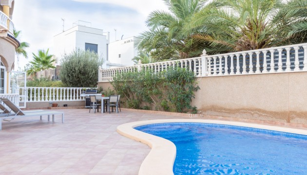 Resale - Apartment - Orihuela Costa - Cabo Roig