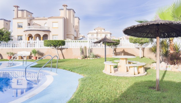 Resale - Apartment - Orihuela Costa - Cabo Roig