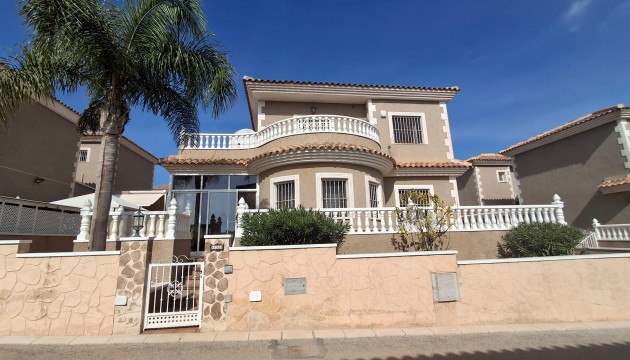 Begagnad - Fristående Villa - Torrevieja - Los Balcones