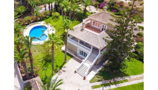 Перепродажа - отдельная вилла - Orihuela Costa - Villamartín