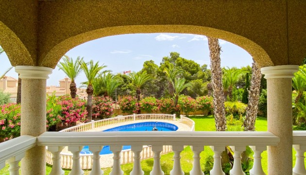 Перепродажа - отдельная вилла - Orihuela Costa - Villamartín