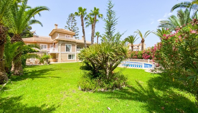 Перепродажа - отдельная вилла - Orihuela Costa - Villamartín