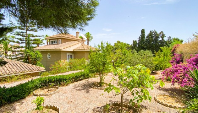 Перепродажа - отдельная вилла - Orihuela Costa - Villamartín