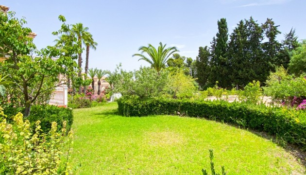 Перепродажа - отдельная вилла - Orihuela Costa - Villamartín