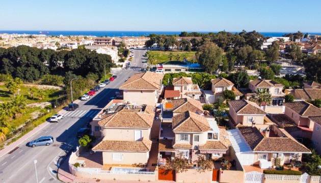 Wiederverkauf - Detached Villa - Orihuela Costa - Punta Prima