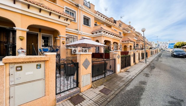 Resale - Townhouse - Orihuela Costa - Villamartín