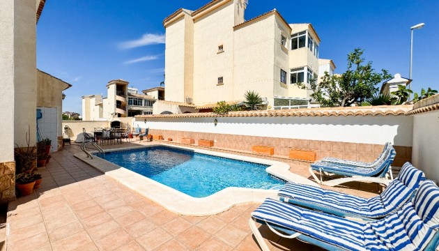 Resale - Detached Villa - Orihuela Costa - Punta Prima