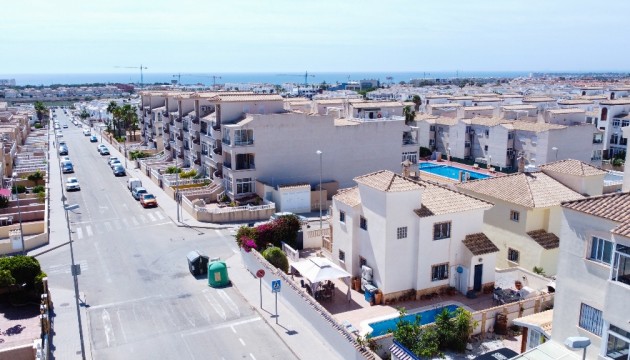 Перепродажа - отдельная вилла - Orihuela Costa - Punta Prima