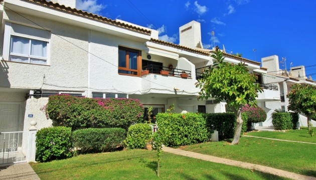 Resale - Apartment - Orihuela Costa - Villamartín