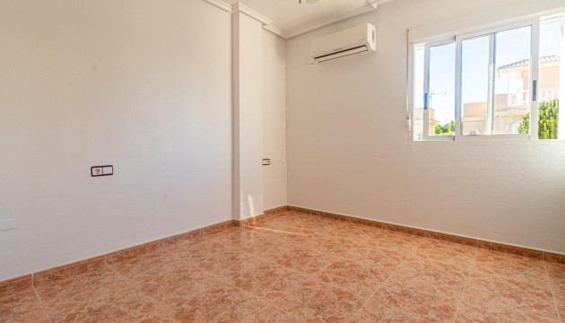 Resale - Townhouse - Torrevieja - Aguas Nuevas