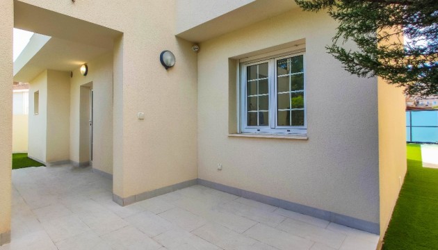 Herverkoop - Detached Villa - Orihuela Costa - Punta Prima