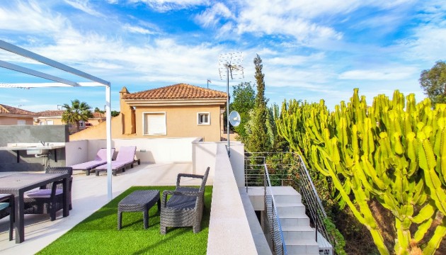 Herverkoop - Detached Villa - Orihuela Costa - Punta Prima