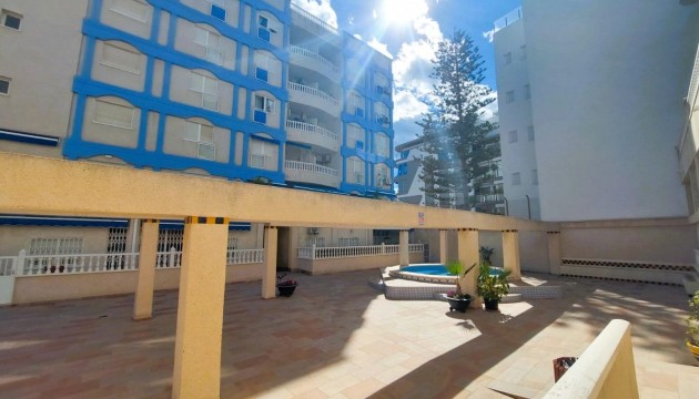 Resale - Apartment - Torrevieja - Playa de los Locos