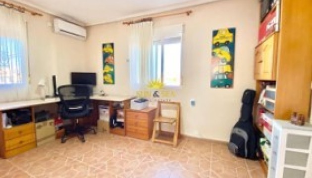 Resale - House - La Marina* - Catral*