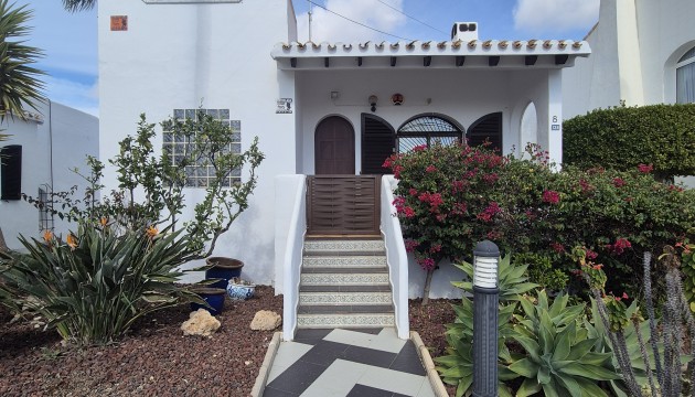 Resale - Detached Villa - Orihuela Costa - Villamartín