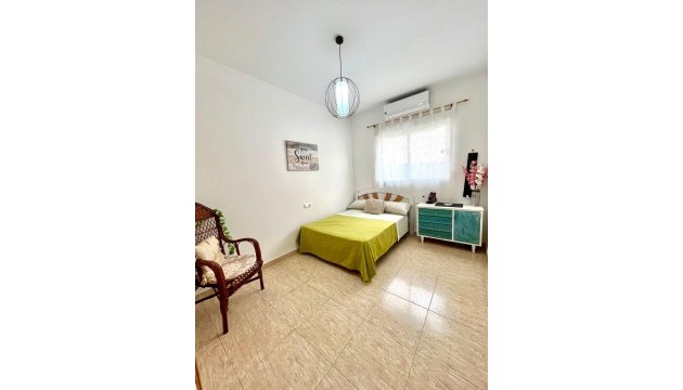 Resale - Apartment - Torrevieja - Playa de los Locos