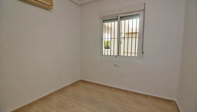 Resale - Apartment - Orihuela Costa - Villamartín