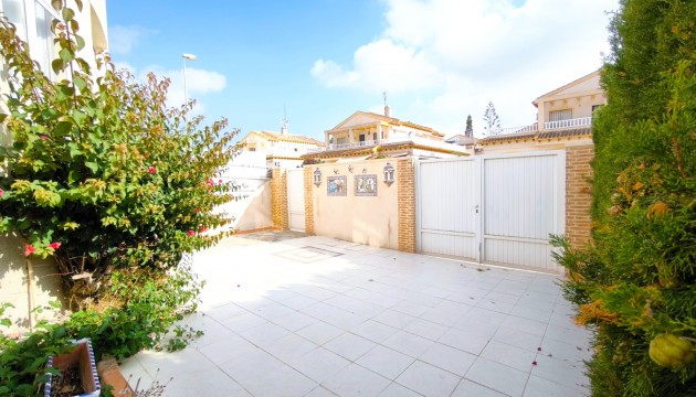 Resale - Semi Detached Villa - Orihuela Costa - Playa Flamenca