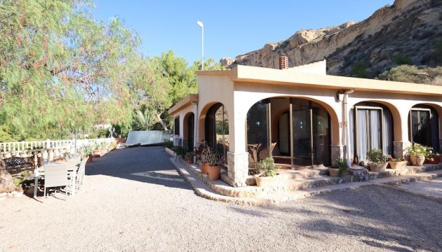 Herverkoop - Detached Villa - Crevillent - Crevillente