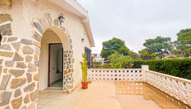 Begagnad - Fristående Villa - Torrevieja - Los Balcones - Los Altos del Edén