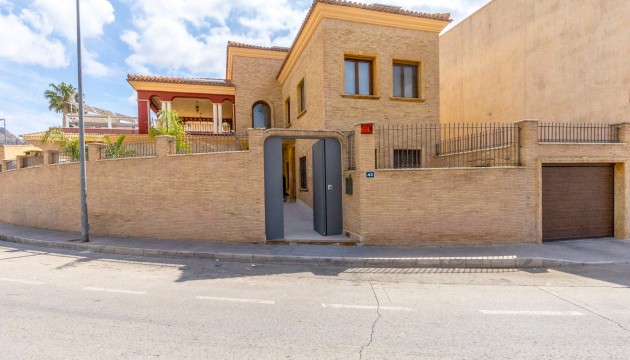 Reventa - Chalet Independiente - Orihuela - La Aparecida