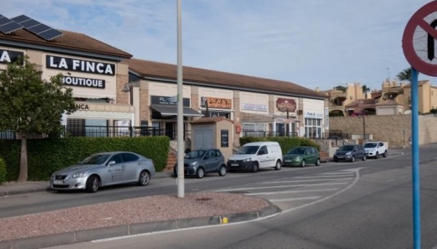 Resale - Commercial - Algorfa - La Finca Golf Course