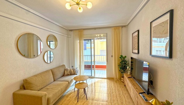 Herverkoop - Apartment - Torrevieja - Playa del Cura