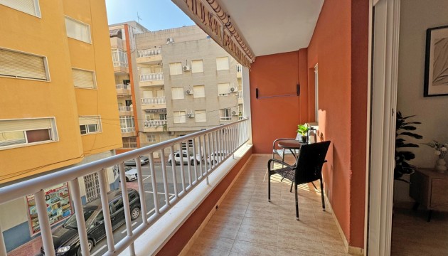 Herverkoop - Apartment - Torrevieja - Playa del Cura