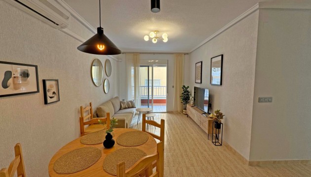 Herverkoop - Apartment - Torrevieja - Playa del Cura