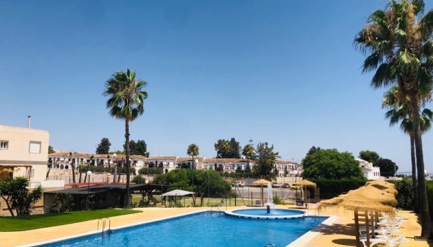 Resale - Bungalow - Orihuela Costa - Villamartín