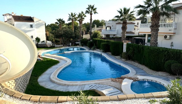 Resale - Apartment - Orihuela Costa - Villamartín