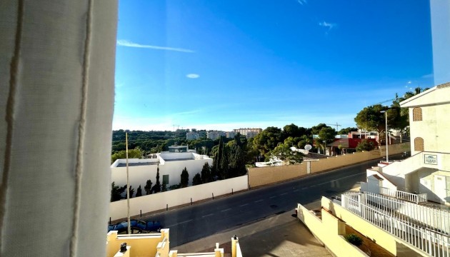 Resale - Apartment - Orihuela Costa - Campoamor